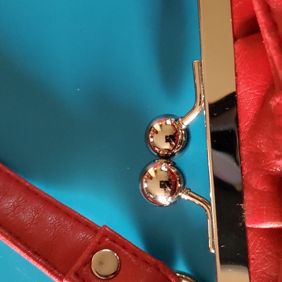 Vintage Red Soft Leather Classic Purse - Picture 5 of 6